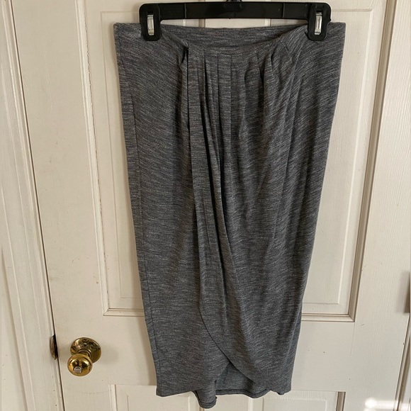 Dolan Left Coast Collection midi length high/low skirt - Picture 2 of 4